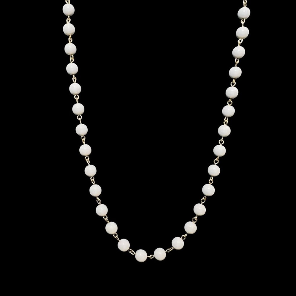 Gold Tone And White Beaded Necklace (4851)